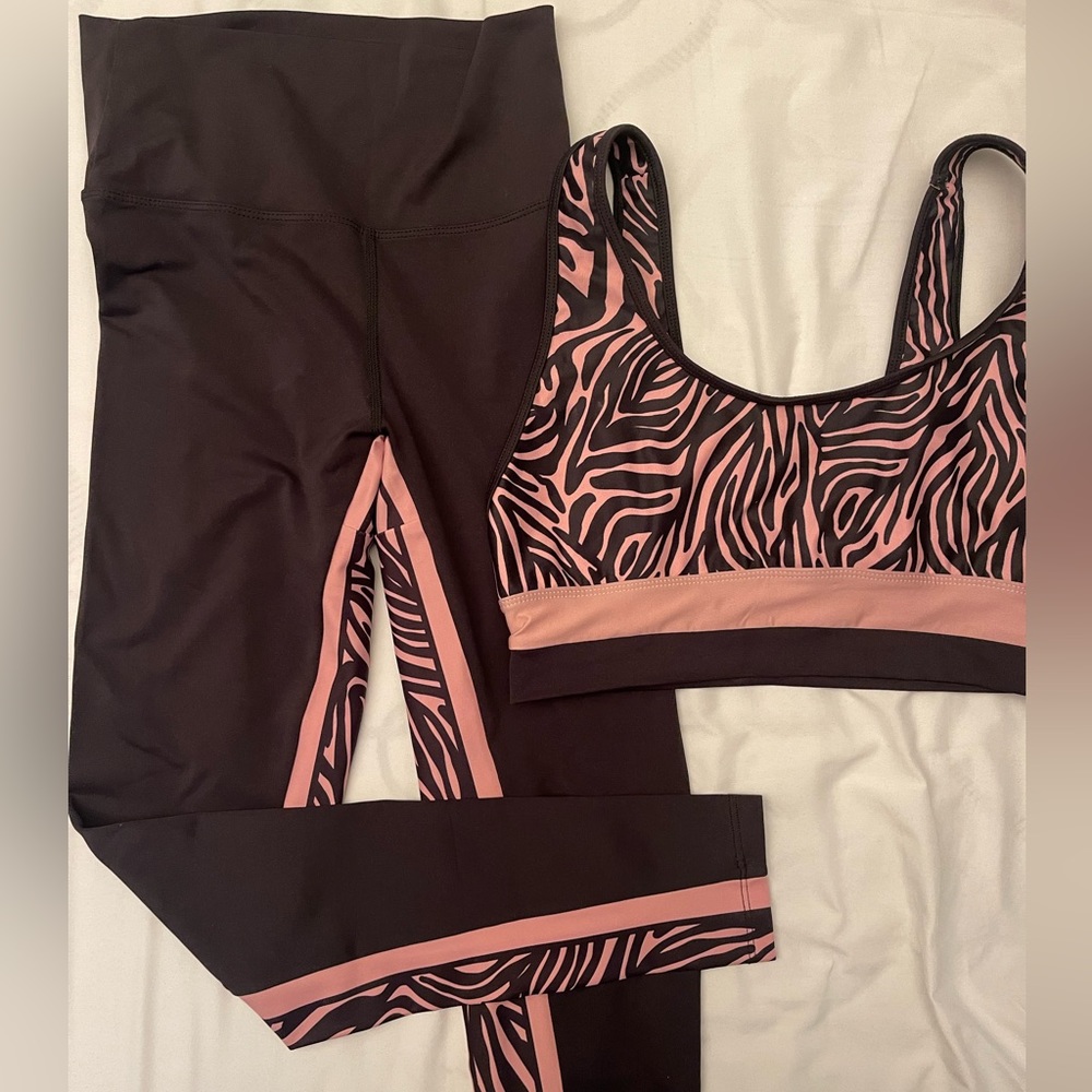 Beach Riot workout set